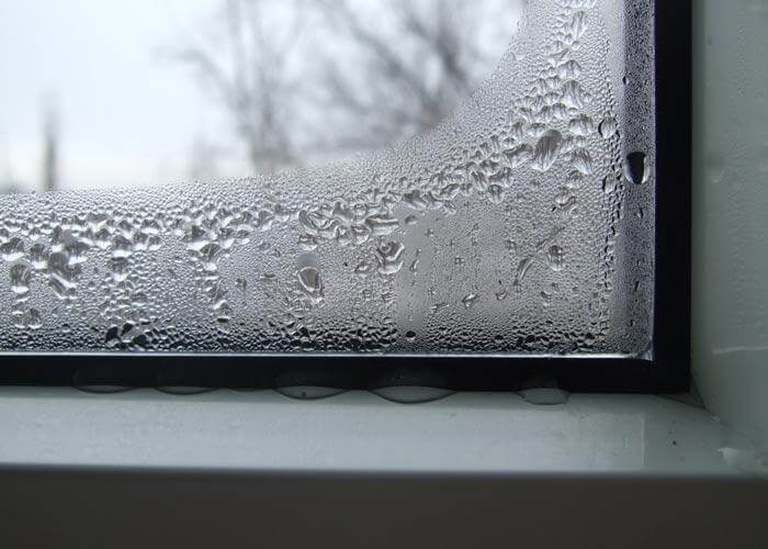 Condensul pe suprafata sticlei ferestrelor PVC